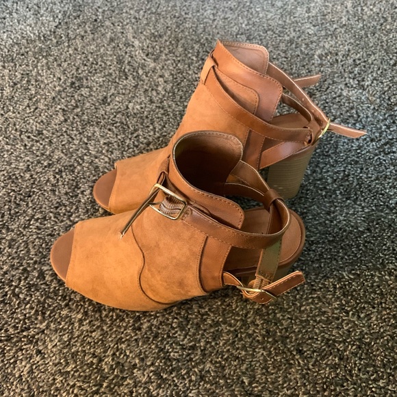 Brown open toe booties - Picture 3 of 5